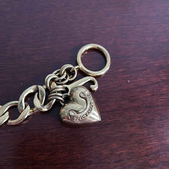 Juicy Couture Gold Tone Heart Charm Toggle Clasp Chain Link Bracelet Womens - Picture 2 of 2